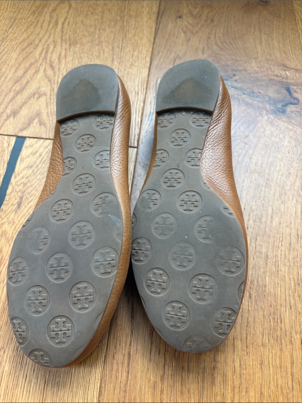 Tory Burch Reva Tan Leather Logo Ballet Flats - Picture 3 of 3